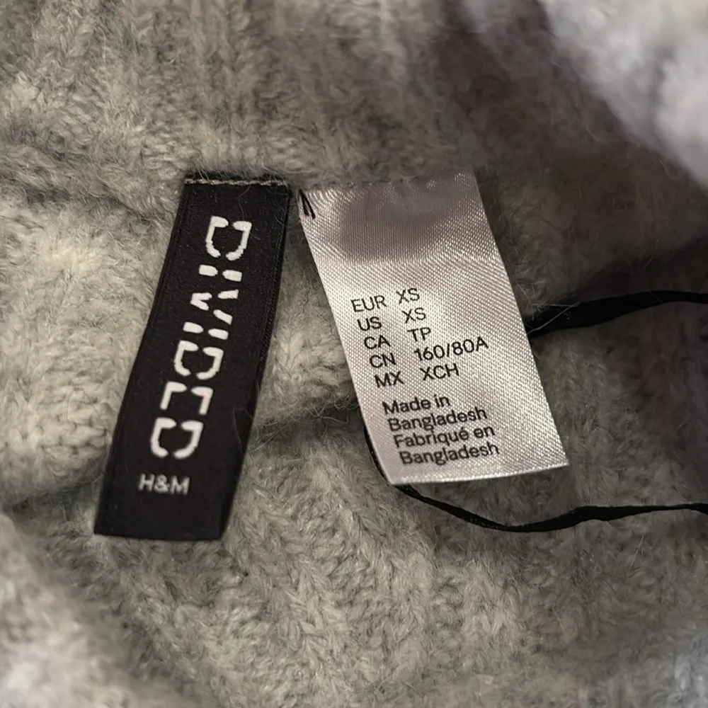 H + M Divided Knit Grey short long sleeve cable Sweater Sz XS